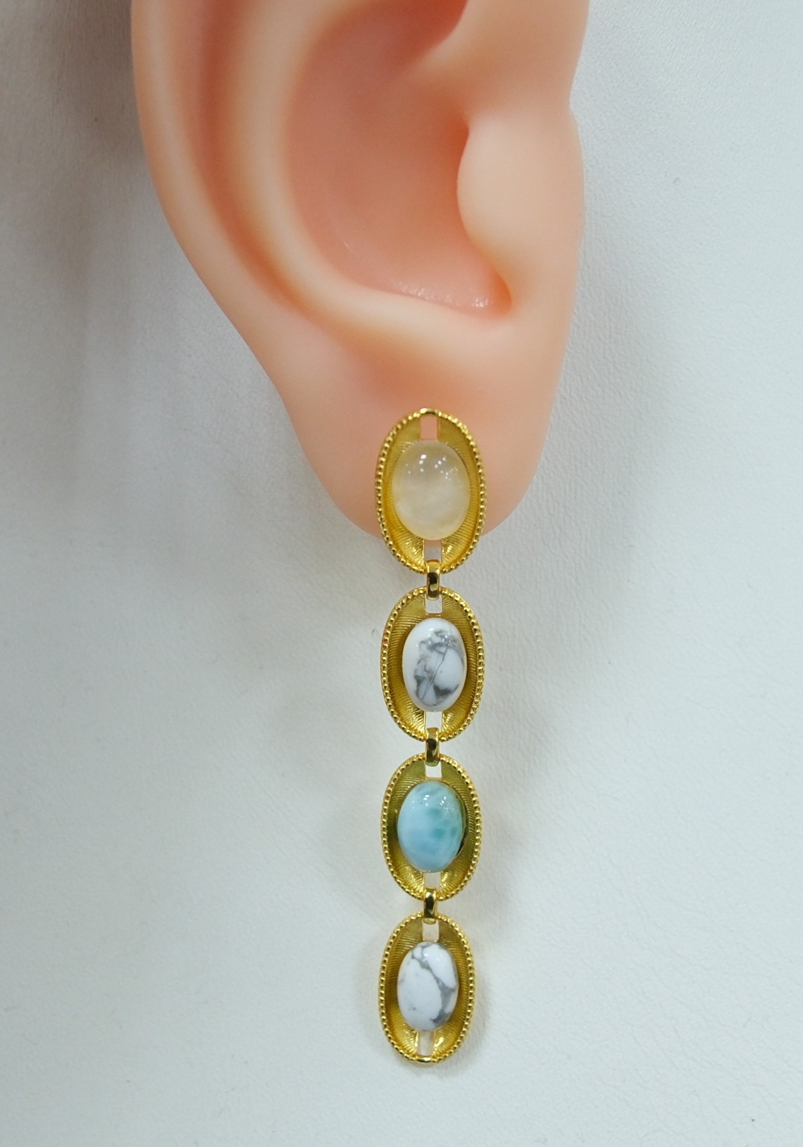 Серебряные серьги-пусеты с ларимарами, кварцем и магнезитами